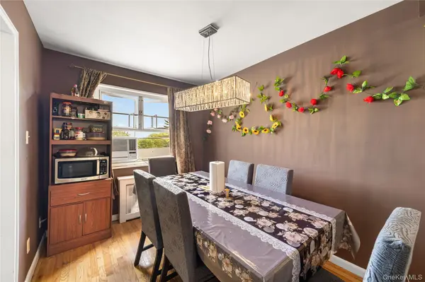 225-08 Stronghurst AVE #Upper, Queens Village, NY 11427