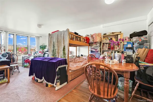 58-03 Calloway ST #5A, Corona, NY 11368