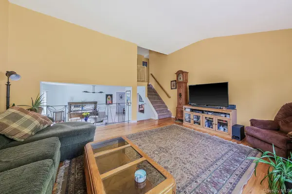 10 Magellan AVE, Kings Park, NY 11754