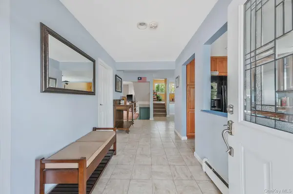 10 Magellan AVE, Kings Park, NY 11754
