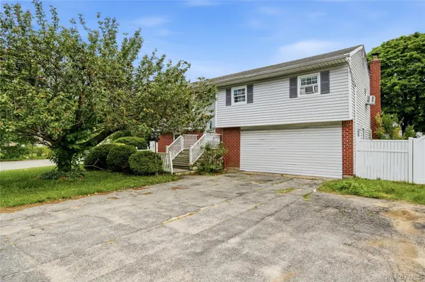 175 Candlewood RD,  Bay Shore,  NY 11706