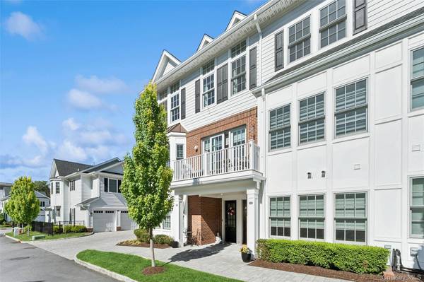 1001 Mill CRK, Roslyn, NY 11576