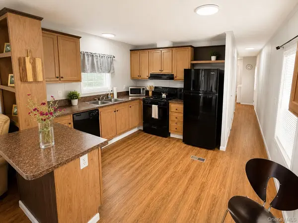37 Hubbard AVE #95, Riverhead, NY 11901