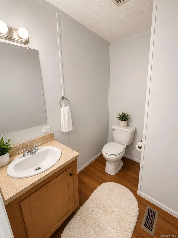37 Hubbard AVE #95, Riverhead, NY 11901