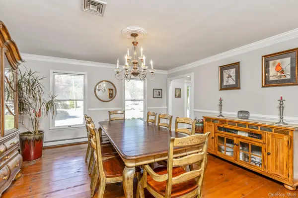 41 Astor AVE, Saint James, NY 11780