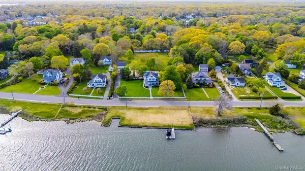 96 Lake AVE, Center Moriches, NY 11934