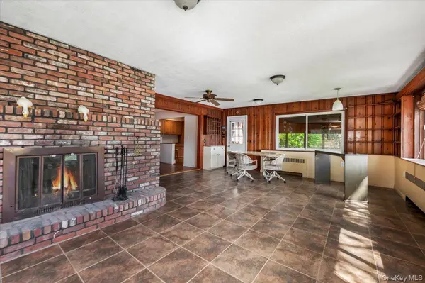 593 Pearl ST, Oceanside, NY 11572