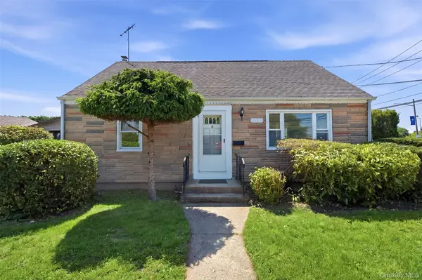 1082 Myron ST, Uniondale, NY 11553