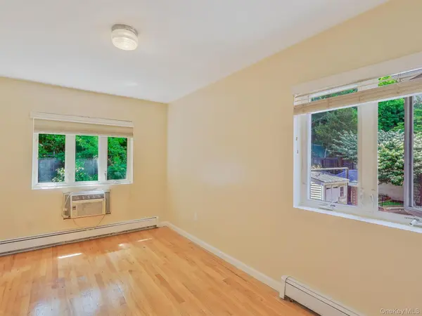 86-66 Midland Pkwy, Jamaica, NY 11432