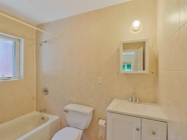 86-66 Midland Pkwy, Jamaica, NY 11432