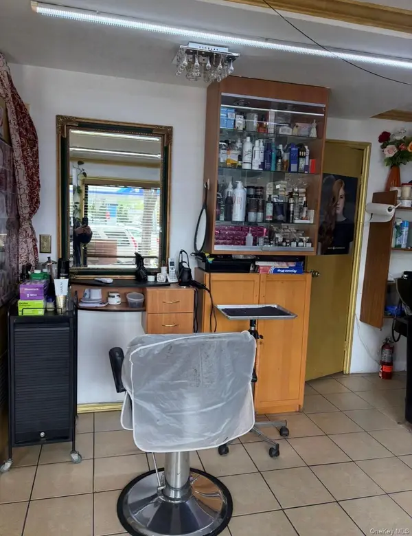 71-01 Northern blvd, Jackson Heights, NY 11372