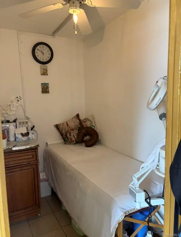 71-01 Northern blvd, Jackson Heights, NY 11372