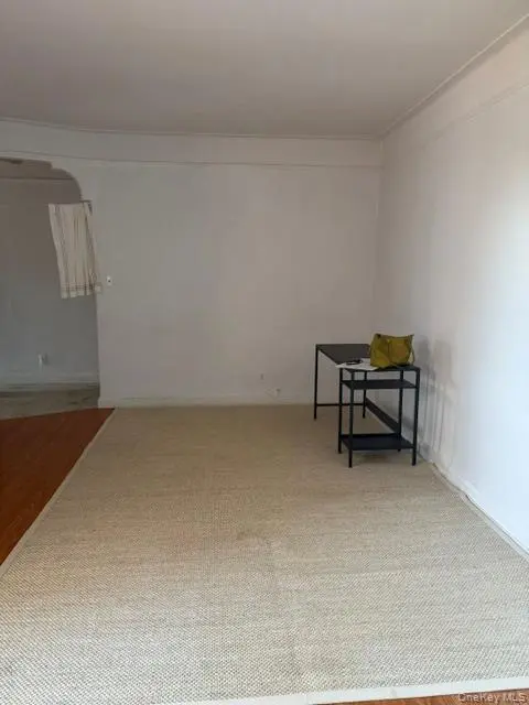 167-10 Crocheron AVE #4D, Flushing, NY 11358