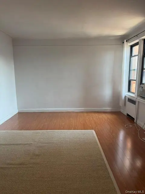 167-10 Crocheron AVE #4D, Flushing, NY 11358