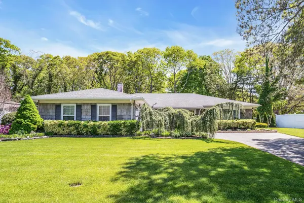 17 Priscilla AVE, Holtsville, NY 11742