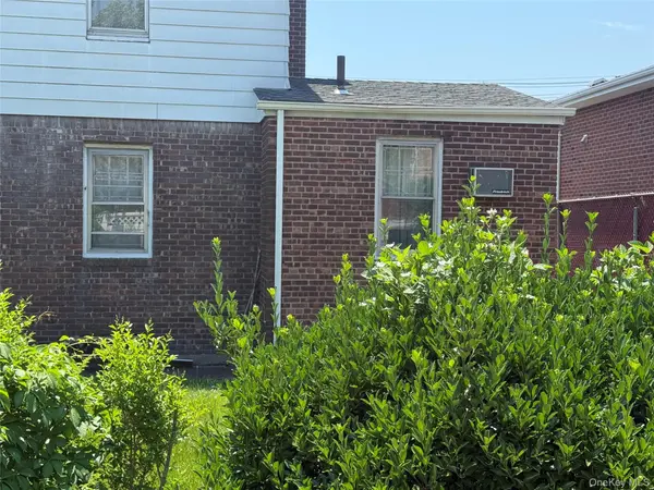 201 15 26th AVE, Bayside, NY 11360