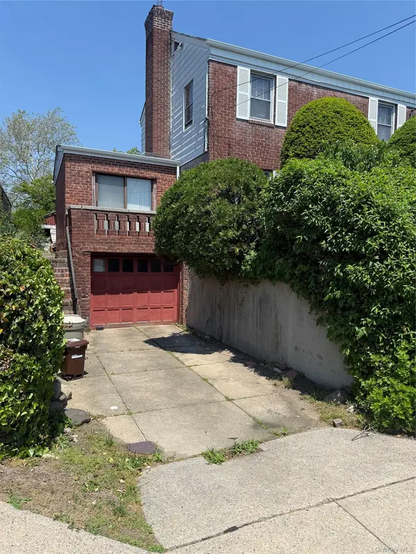 201 15 26th AVE, Bayside, NY 11360