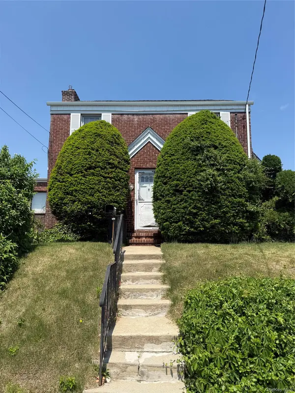 201 15 26th AVE, Bayside, NY 11360