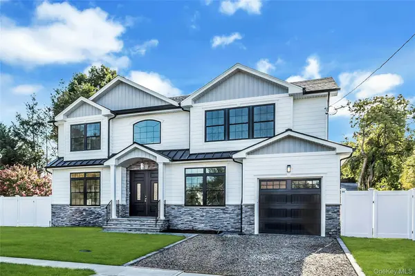 76 Wyoming CT, Syosset, NY 11791