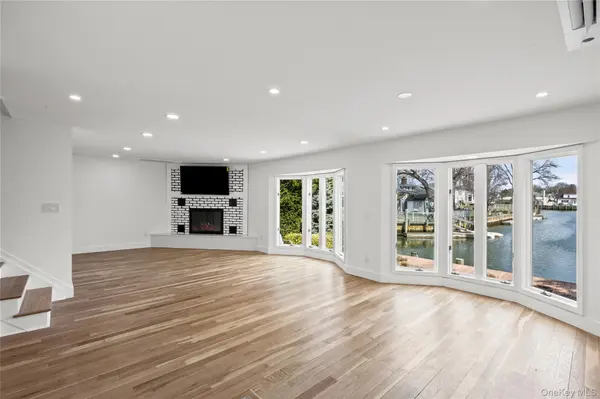 119 Alhambra RD, Massapequa, NY 11758
