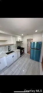 6125 Saunders ST, Rego Park, NY 11374