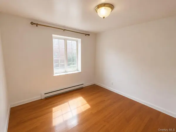 35-06 Leavitt ST #4F, Flushing, NY 11354