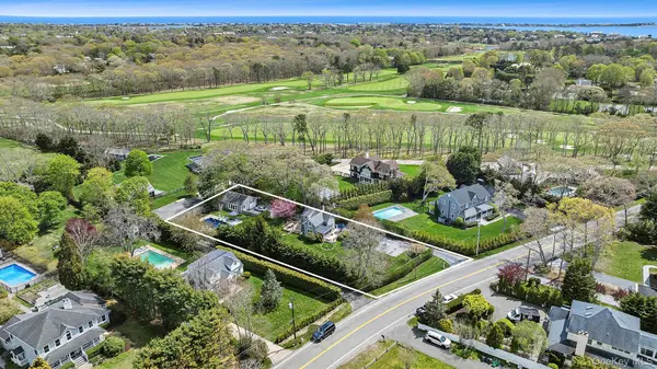 24 Baycrest AVE, Westhampton, NY 11977