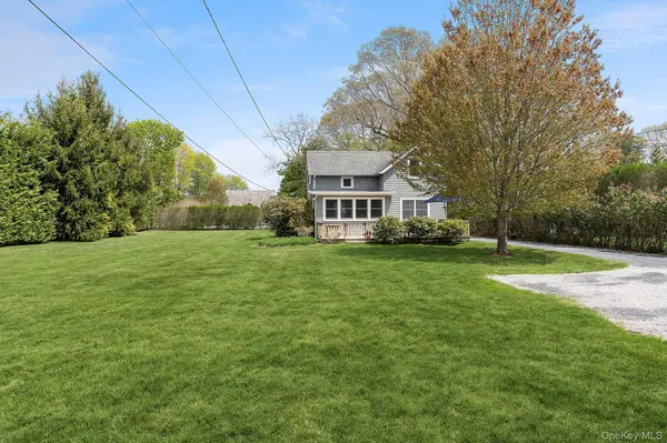 24 Baycrest AVE, Westhampton, NY 11977