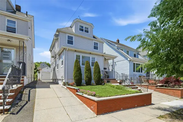 4838 207th ST, Oakland Gardens, NY 11364