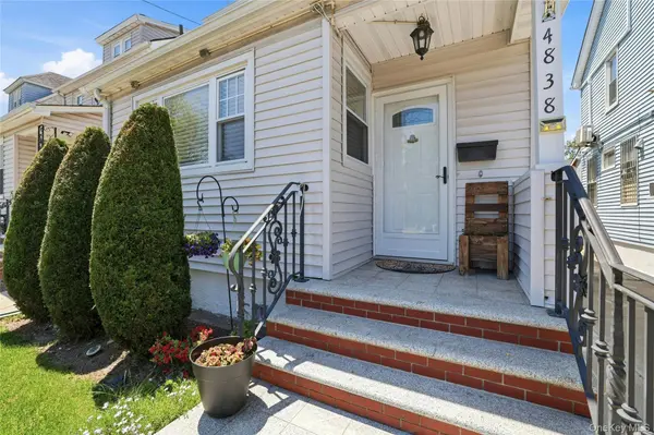 4838 207th ST, Oakland Gardens, NY 11364