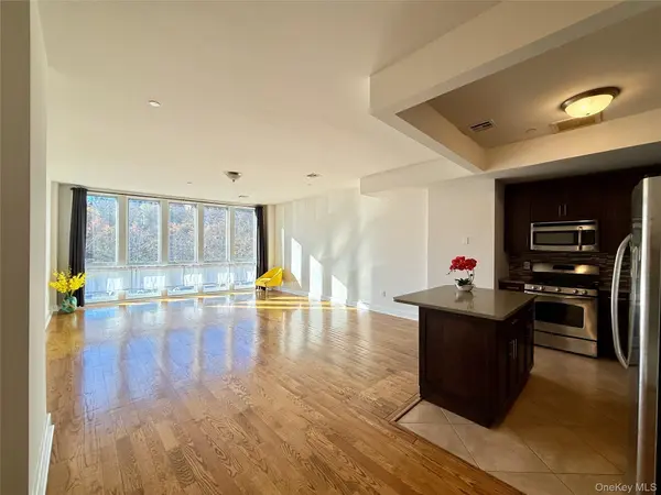90 Bay Street Landing #2G, Staten Island, NY 10301