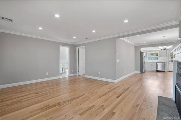 7600 Main RD #Unit 1B, East Marion, NY 11939