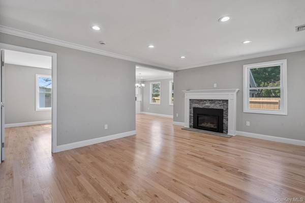 7600 Main RD #Unit 1B, East Marion, NY 11939