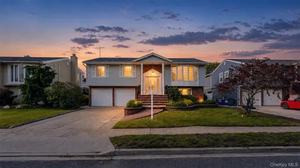 787 Vivian CT, Baldwin Harbor, NY 11510