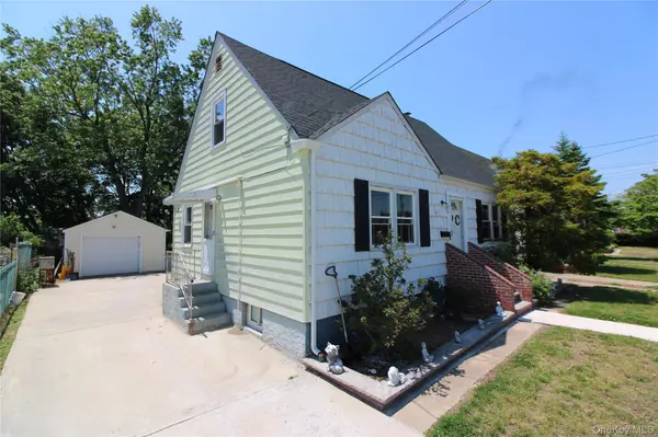 96 Fir ST, Valley Stream, NY 11580