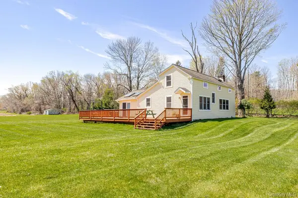 81 Black Grocery RD, Hillsdale, NY 12529