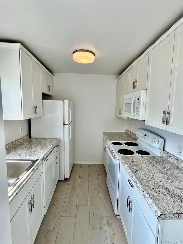 20 Pierces RD #3, Newburgh, NY 12550