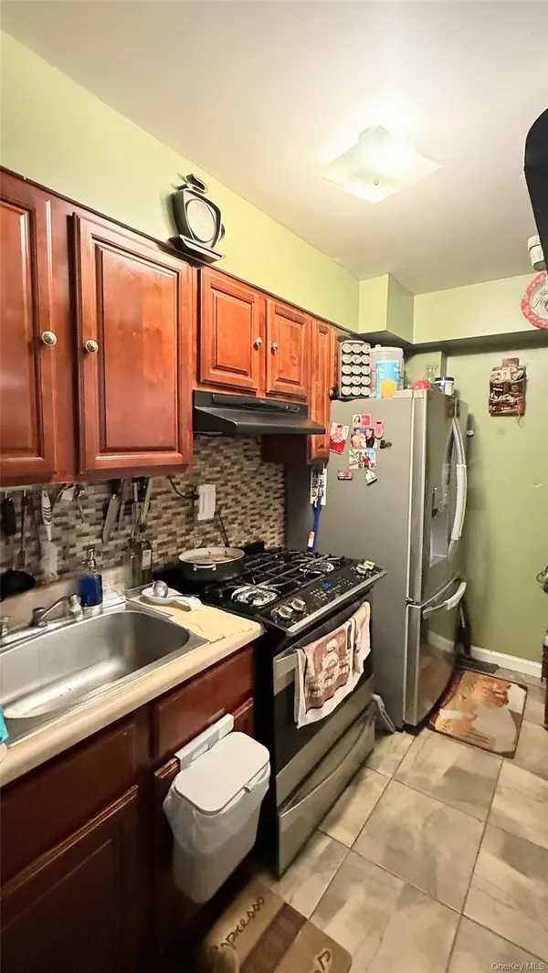 86-16 60th AVE #1A, Elmhurst, NY 11373
