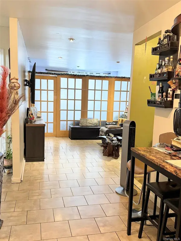 86-16 60th AVE #1A, Elmhurst, NY 11373