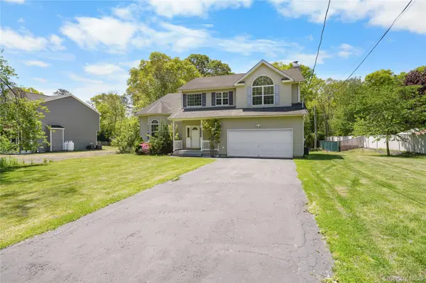 49 Kingsland AVE, Shirley, NY 11967