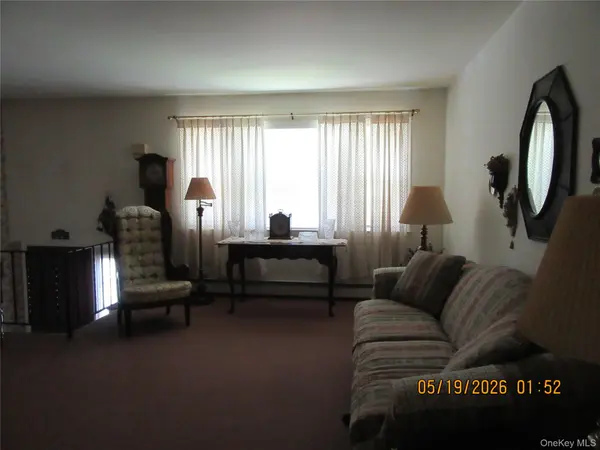 10 Liberty CT, Washingtonville, NY 10992