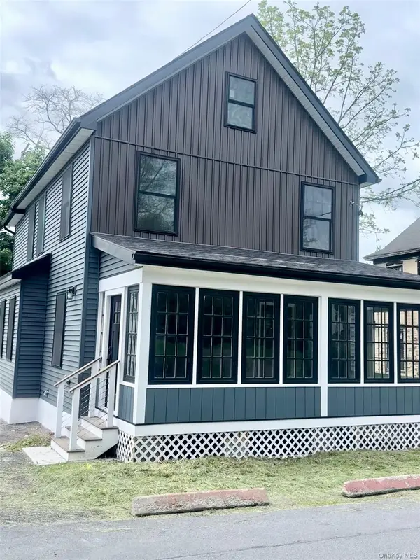 7 Frost LN, Cornwall, NY 12518