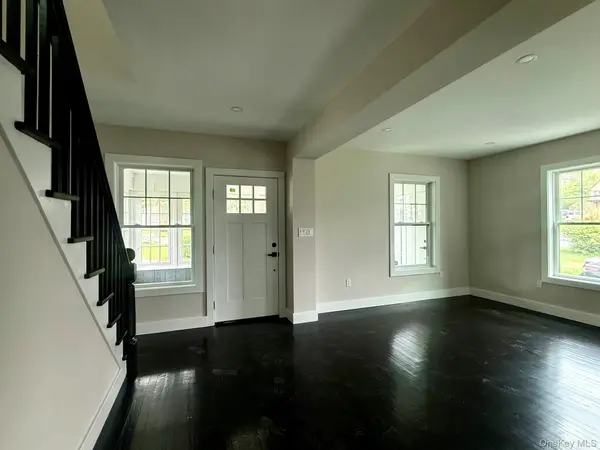 7 Frost LN, Cornwall, NY 12518