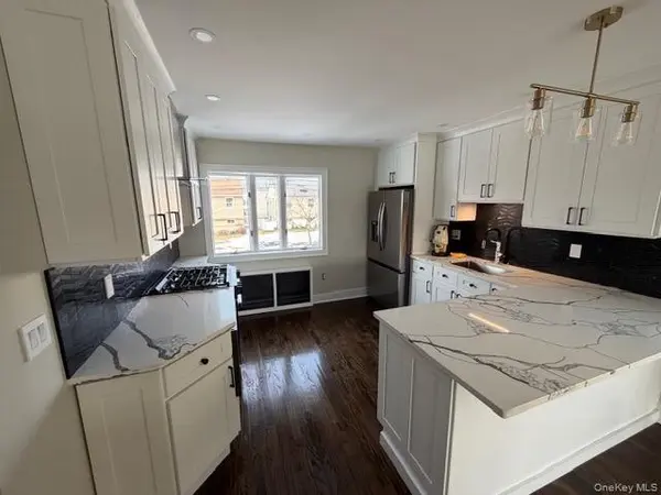 62 E 1st ST, Freeport, NY 11520