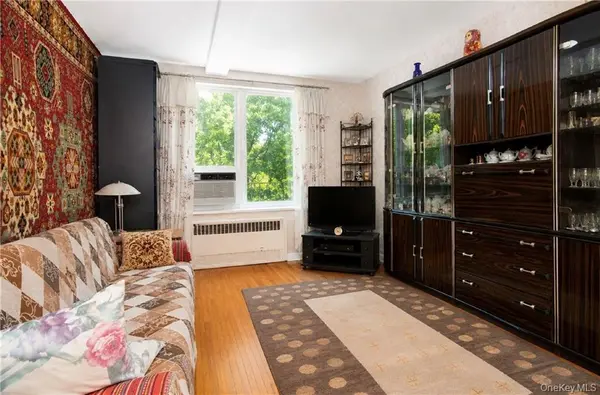 701 Gerald CT #2E, Brooklyn, NY 11235