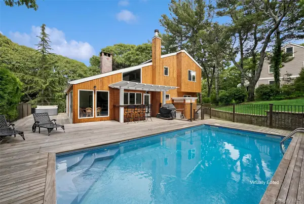 620 Wunneweta RD, Cutchogue, NY 11935
