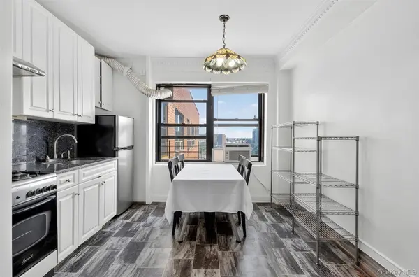 9905 63rd drive #14R, Rego Park, NY 11374