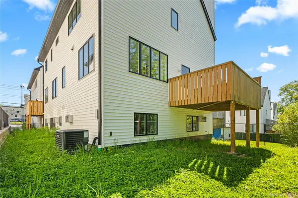 37 Ewing AVE #202, Spring Valley, NY 10977