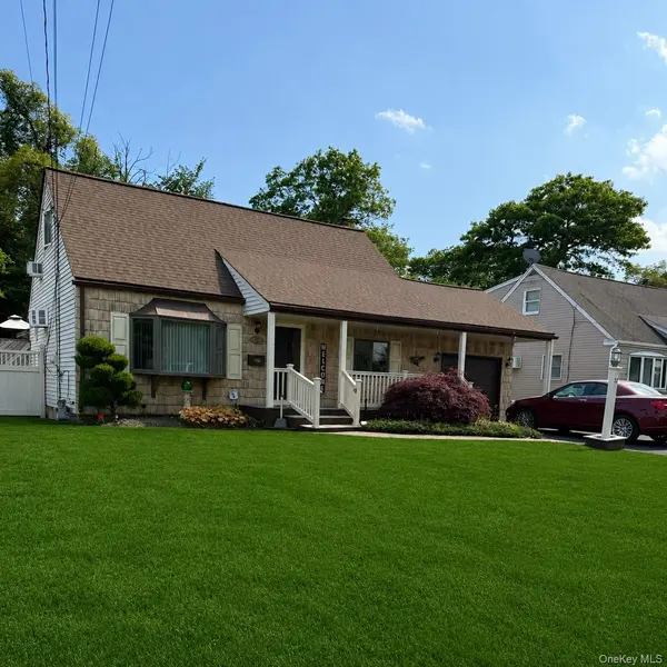 52 Kime AVE, North Babylon, NY 11703