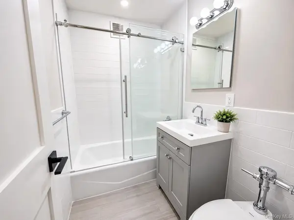 86-10 151St AVE #3E, Howard Beach, NY 11414